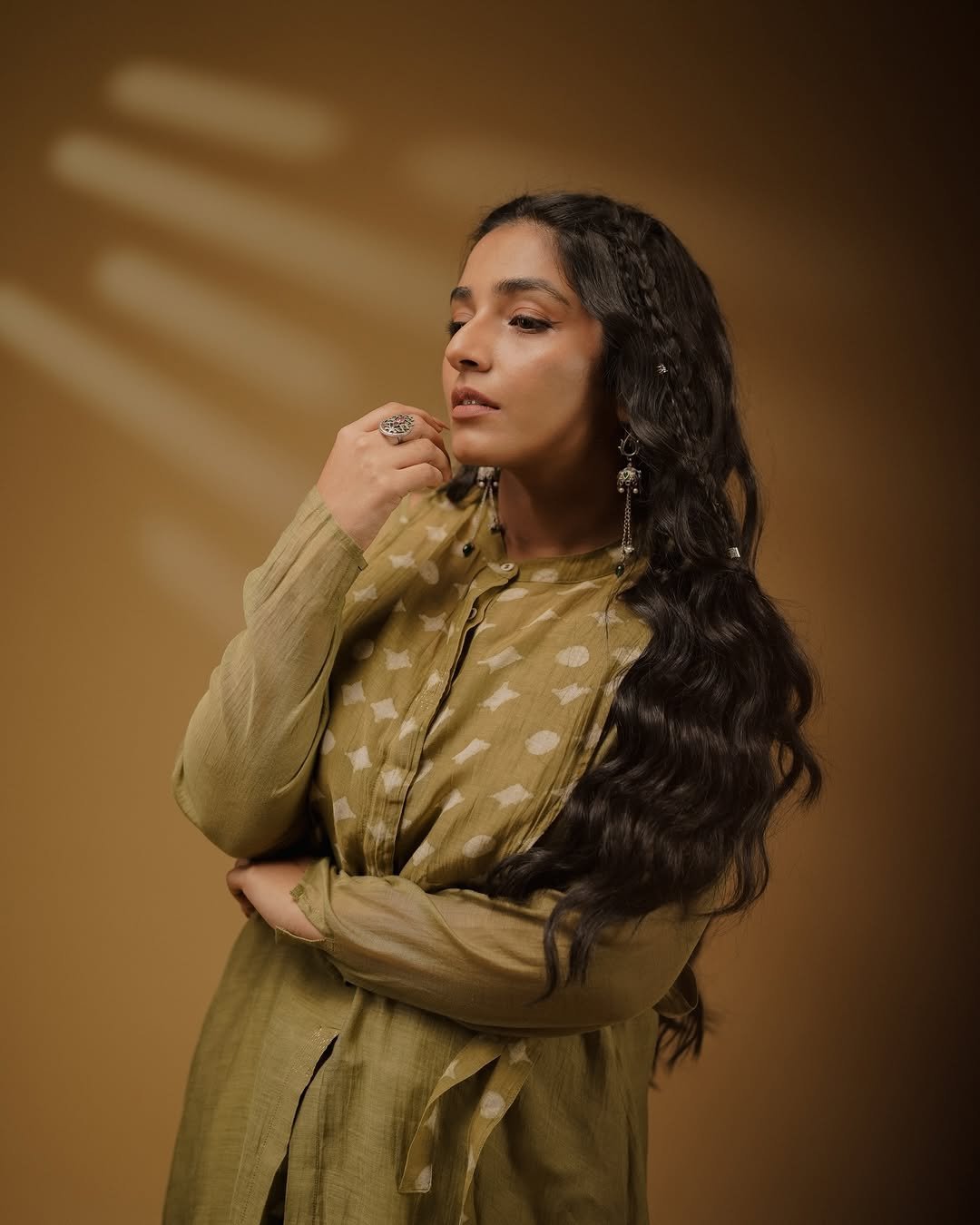 Rajisha Vijayan Looks Elegant in Olive Green Ethnic Outfit (12)