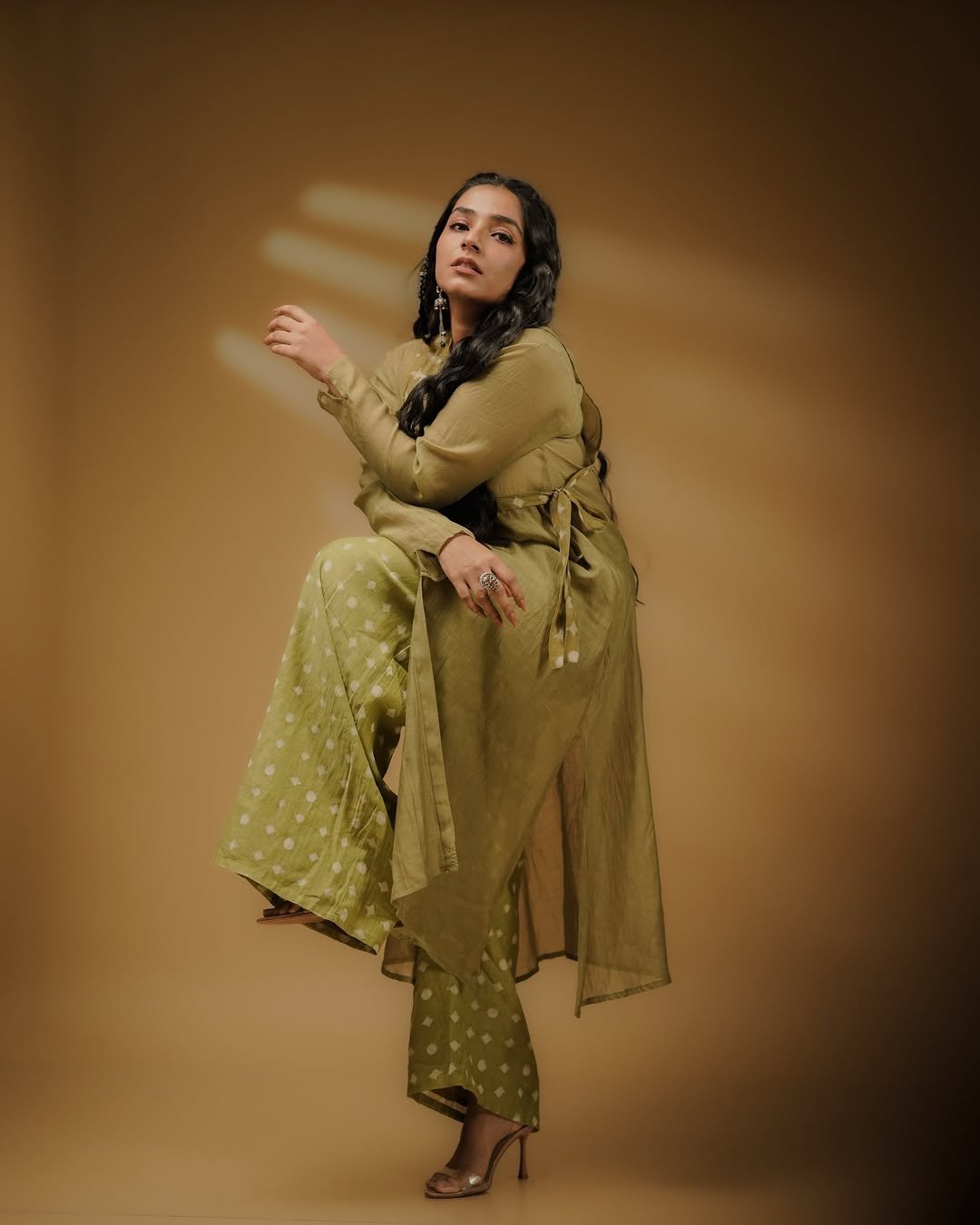 Rajisha Vijayan Looks Elegant in Olive Green Ethnic Outfit (14)