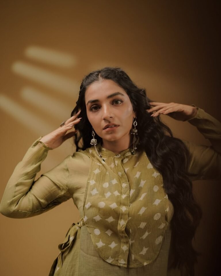 Rajisha Vijayan Looks Elegant in Olive Green Ethnic Outfit stunning fashion look