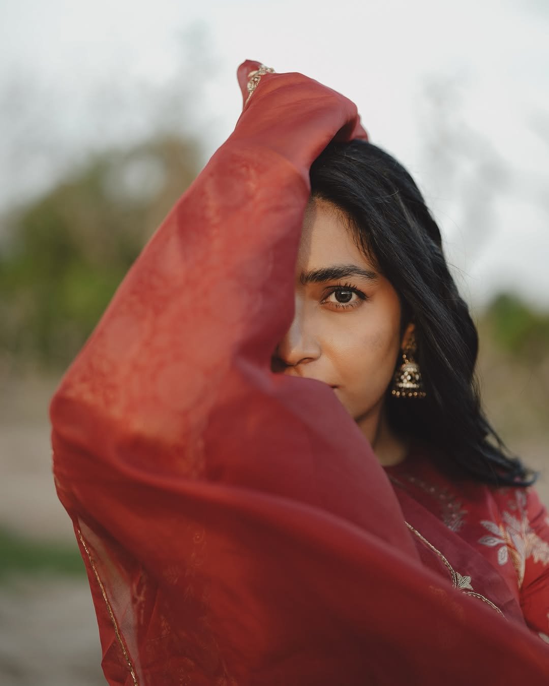 Rajisha Vijayan Looks Stunning in Red Traditional Outfit (9)