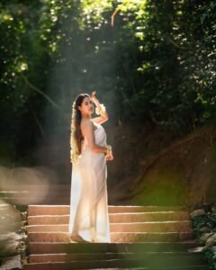 Rashmi Looks Stunning in White Saree – Latest Beautiful Photos (13)