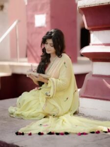 Ruchira Jadhav Looks Stunning in Yellow Saree – Latest HD Photos (13)