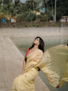 Ruchira Jadhav Looks Stunning in Yellow Saree – Latest HD Photos (17)