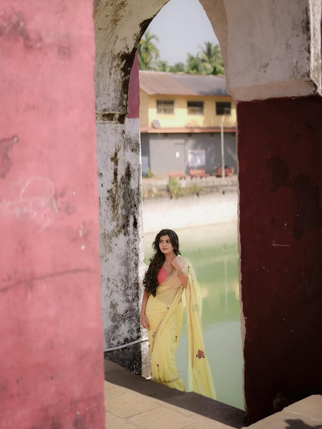 Ruchira Jadhav Looks Stunning in Yellow Saree – Latest HD Photos (19)