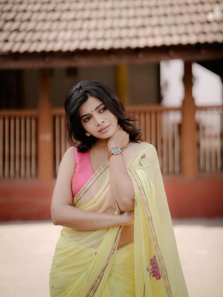 Ruchira Jadhav Looks Stunning in Yellow Saree – Latest HD Photos (20)