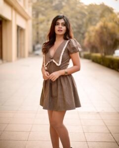 Ruchira Jadhav Stuns in Chic Brown Outfit – Latest HD Photos (14)