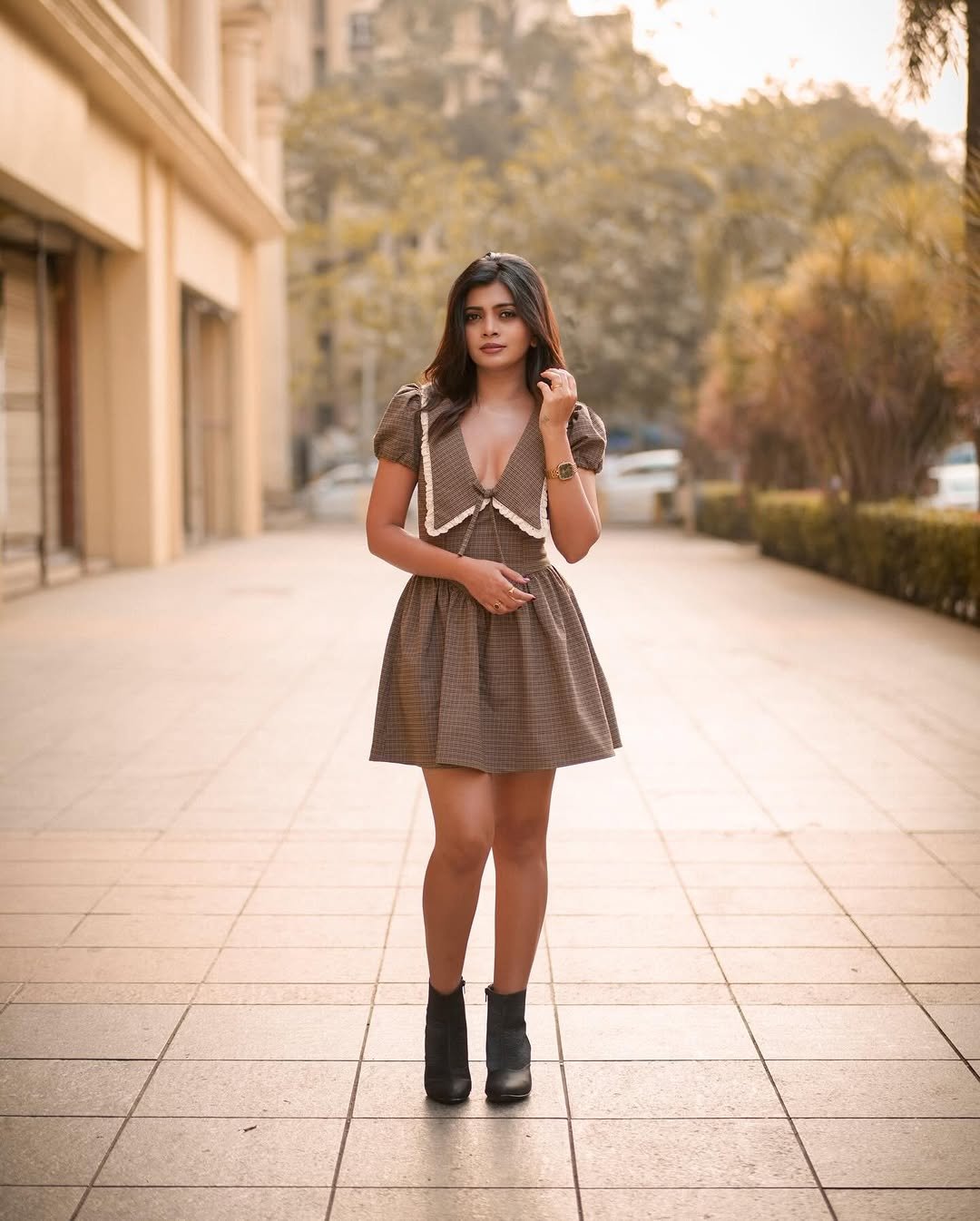 Ruchira Jadhav Stuns in Chic Brown Outfit – Latest HD Photos (5)