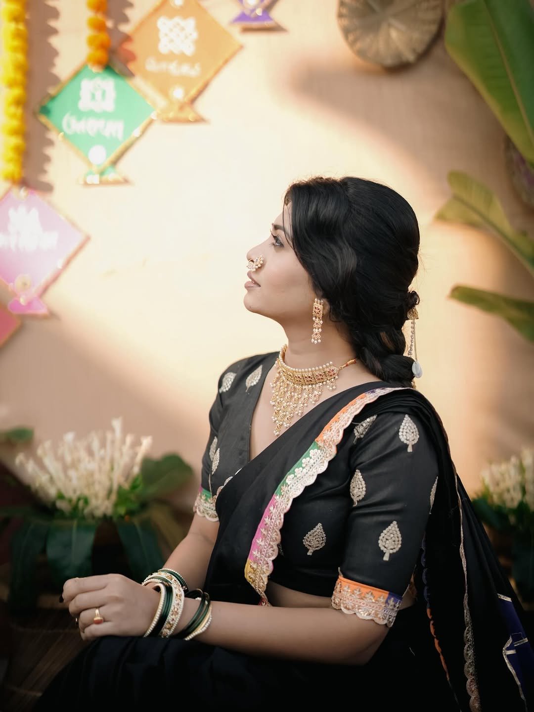 Ruchira Jadhav Stuns in Elegant Black Saree – Latest HD Photos (10)