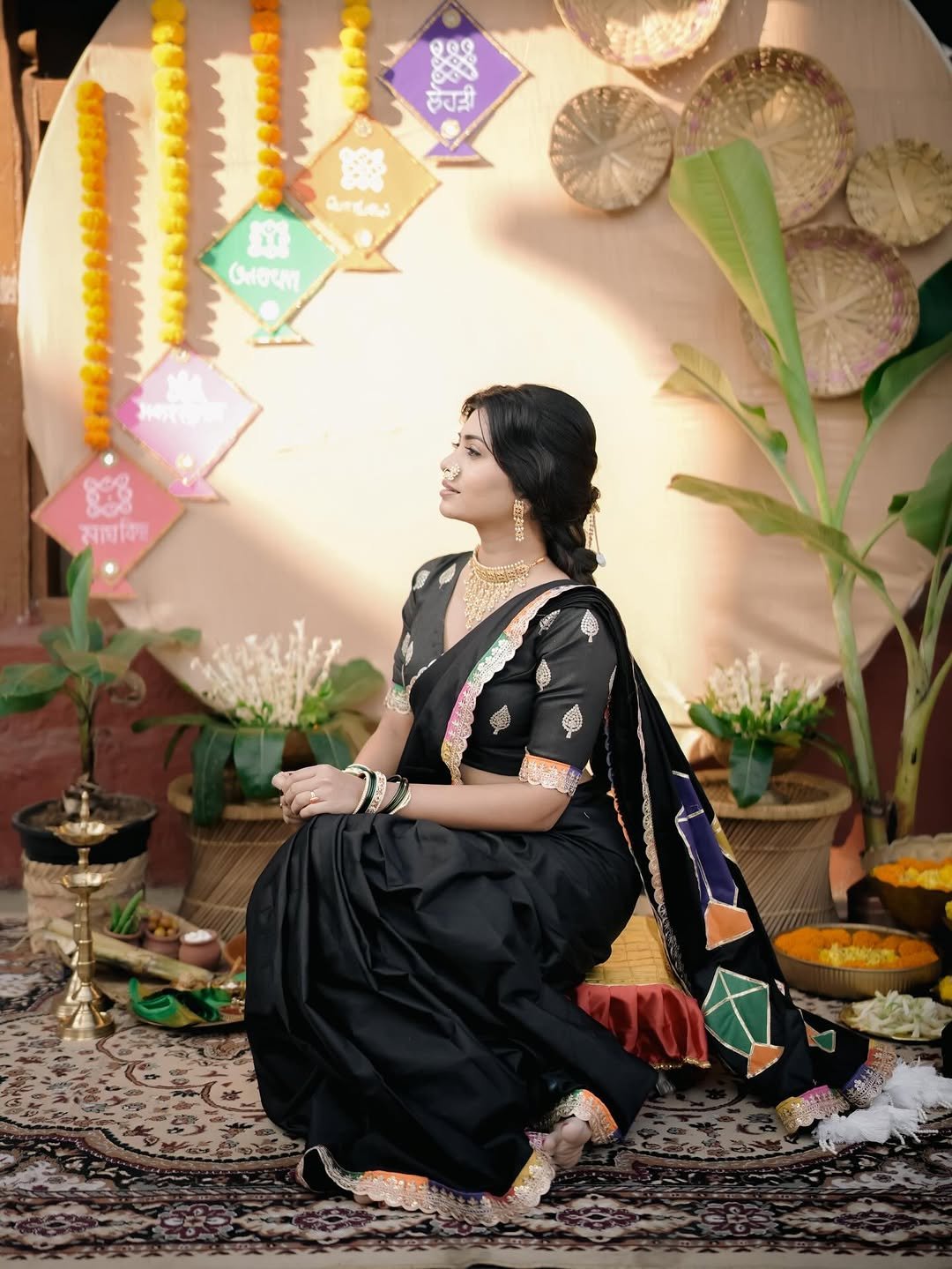 Ruchira Jadhav Stuns in Elegant Black Saree – Latest HD Photos (16)