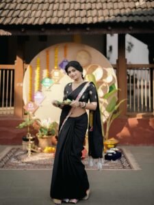 Ruchira Jadhav Stuns in Elegant Black Saree – Latest HD Photos (2)