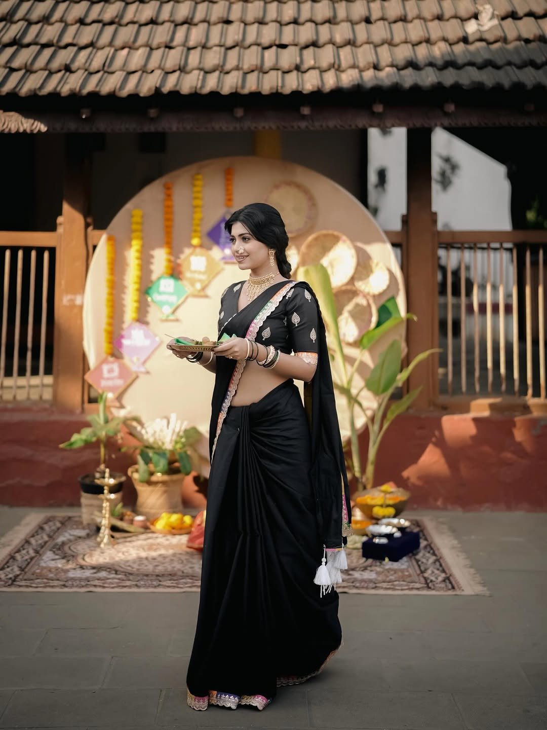 Ruchira Jadhav Stuns in Elegant Black Saree – Latest HD Photos (9)