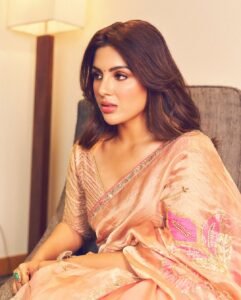 Samyuktha Looks Stunning in Peach Floral Saree – Latest Glam Photos (5)