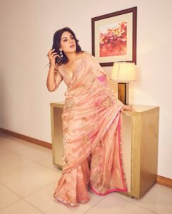 Samyuktha Looks Stunning in Peach Floral Saree – Latest Glam Photos (7)