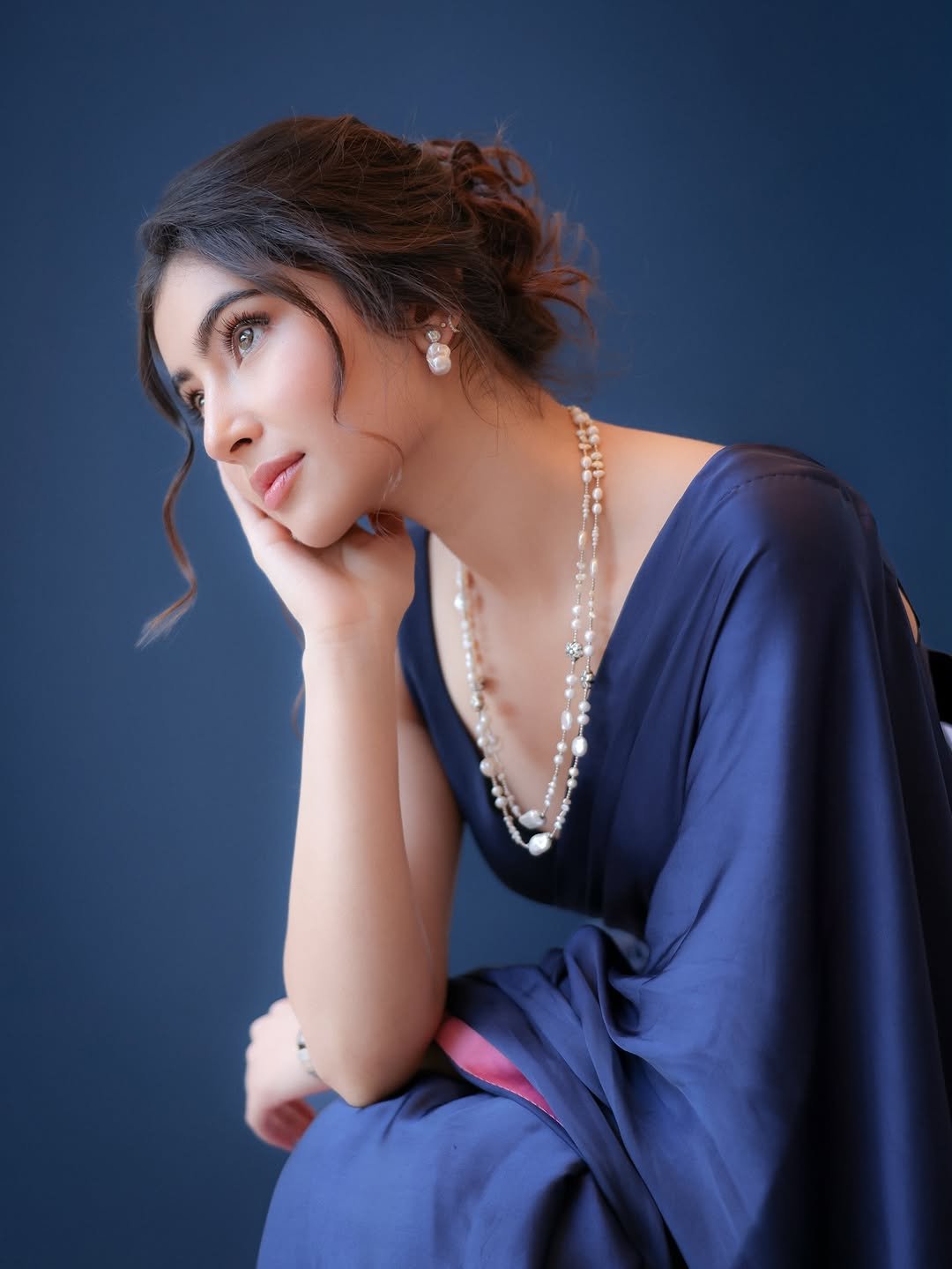 Sara Arjun Elegant Blue Saree Photos 2026 (2)