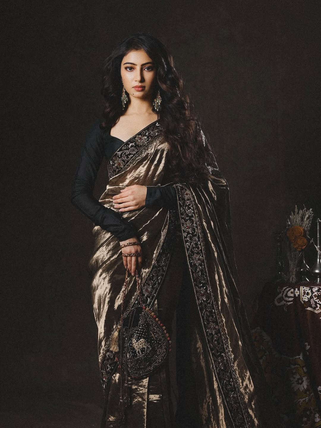 Sara Arjun Looks Stunning in Elegant Black and Gold Saree (13)