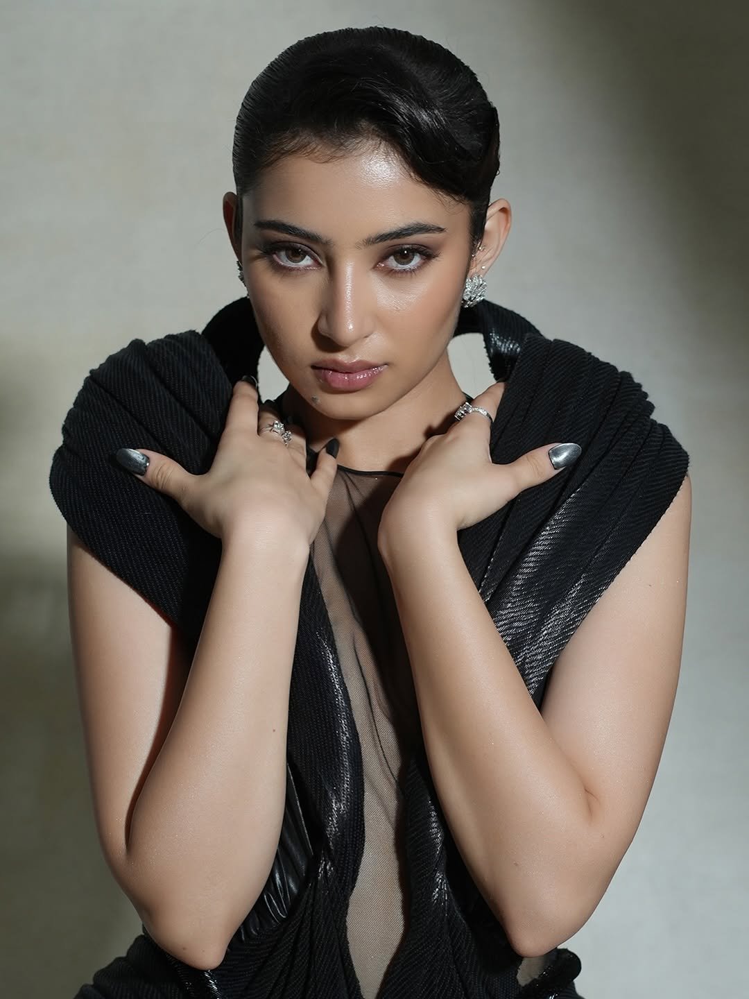 Sara Arjun Stunning Black Outfit HD Photos 2026 trending celebrity photos