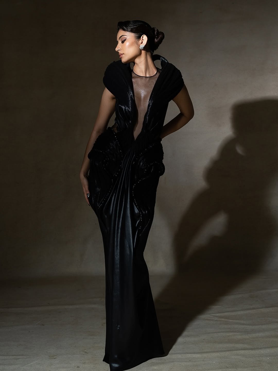 Sara Arjun Stunning Black Outfit HD Photos 2026 (9)