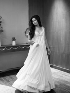 Sara Arjun Stunning Cream Ethnic Look HD Images stunning fashion look