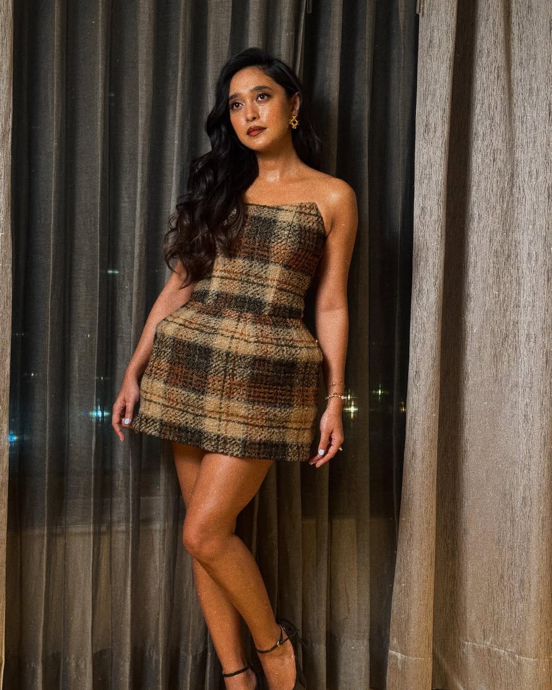 Sayani Gupta Stunning Checkered Mini Dress Photos 2026 (15)