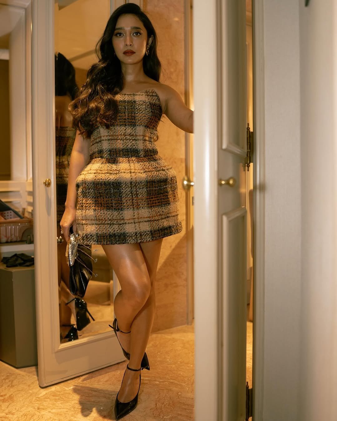 Sayani Gupta Stunning Checkered Mini Dress Photos 2026 (2)