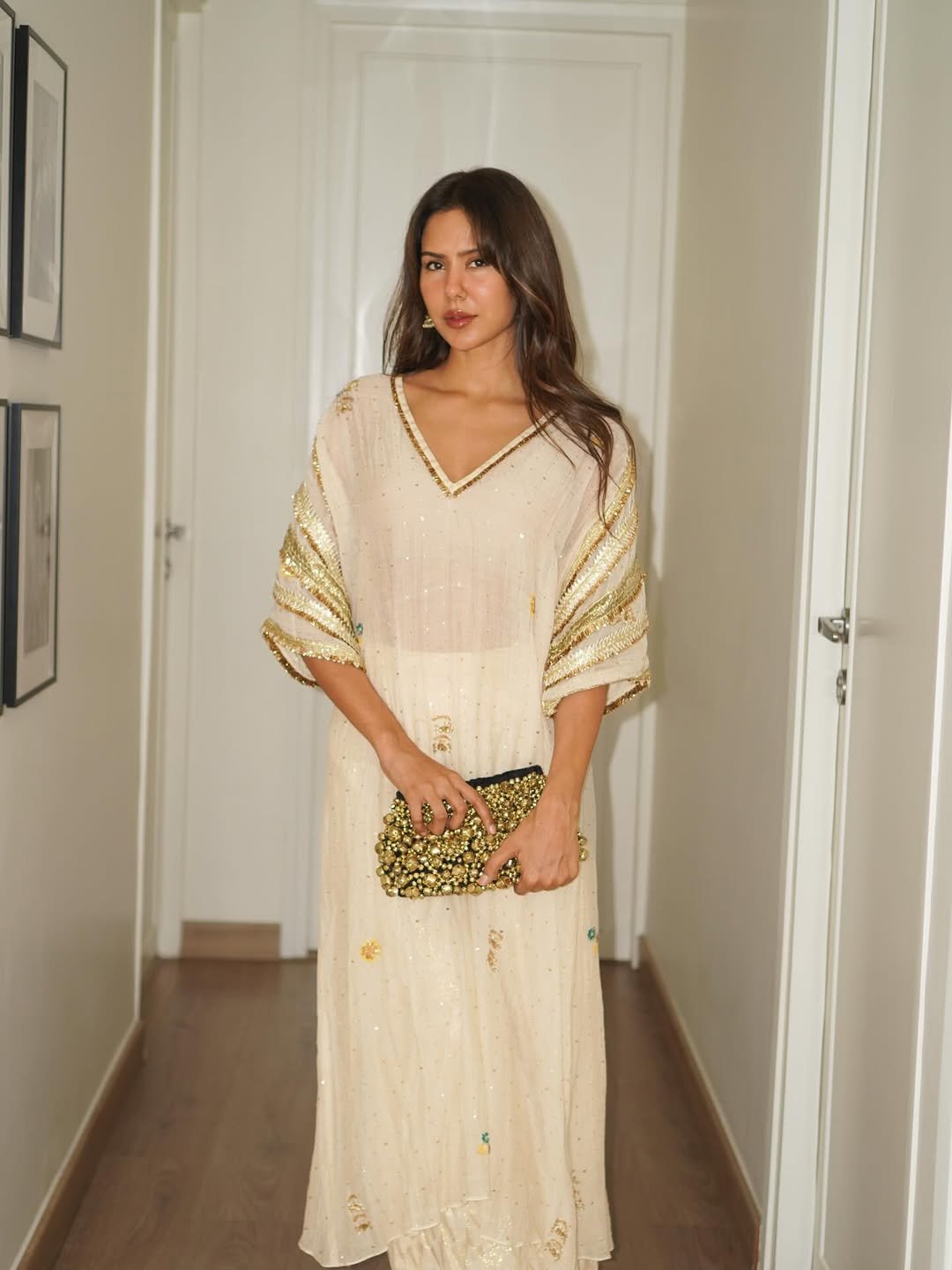 Sonam Bajwa Elegant Ivory Ethnic Outfit HD Images Stylish Party Look 2026 (10)