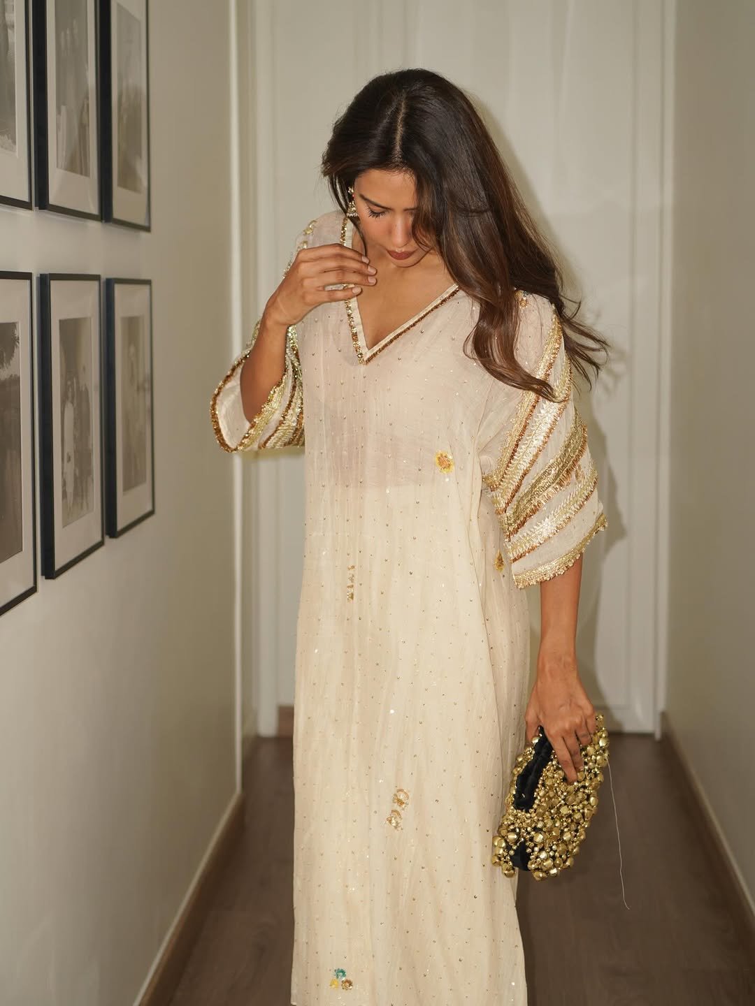 Sonam Bajwa Elegant Ivory Ethnic Outfit HD Images Stylish Party Look 2026 (13)