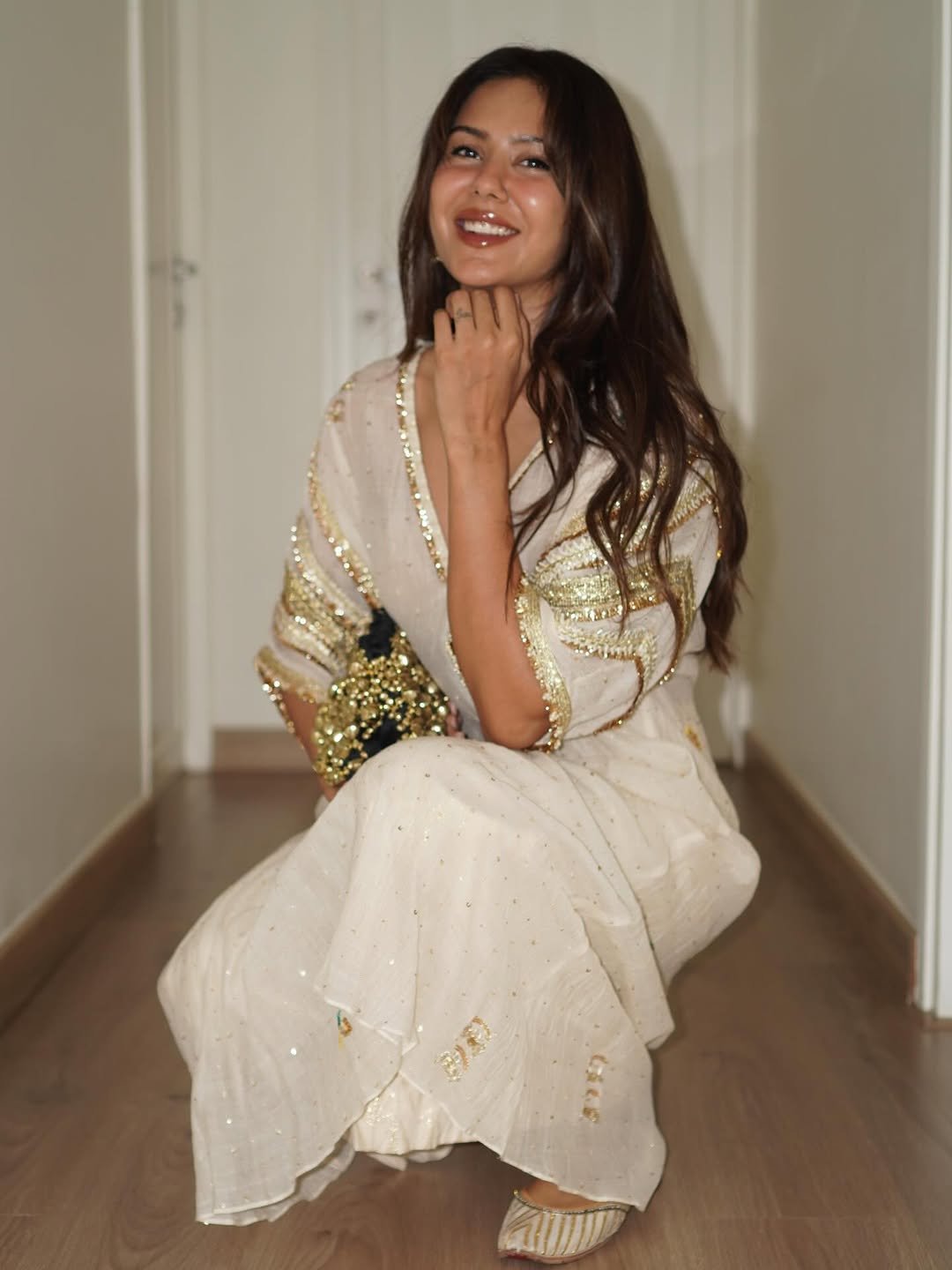 Sonam Bajwa Elegant Ivory Ethnic Outfit HD Images Stylish Party Look 2026 (2)