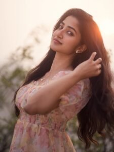 Sushmita Shetty Gorgeous Sunset Photoshoot – Latest HD Images & Natural Look (1)