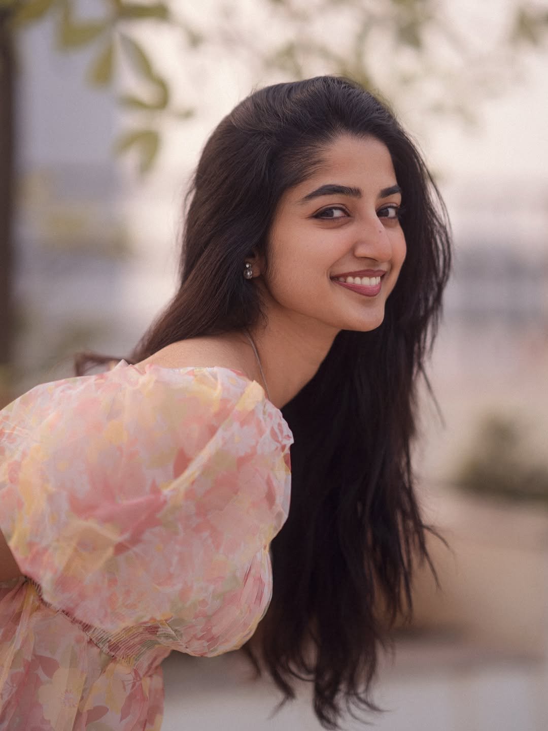 Sushmita Shetty Gorgeous Sunset Photoshoot – Latest HD Images & Natural Look (2)