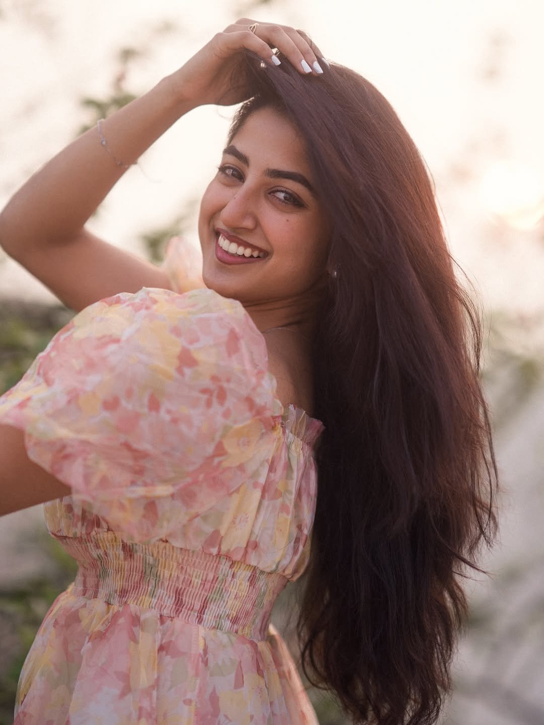 Sushmita Shetty Gorgeous Sunset Photoshoot – Latest HD Images & Natural Look (3)