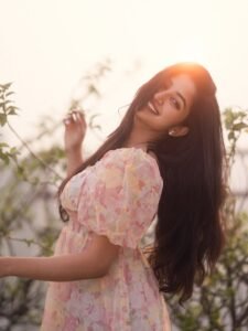 Sushmita Shetty Gorgeous Sunset Photoshoot – Latest HD Images & Natural Look (5)