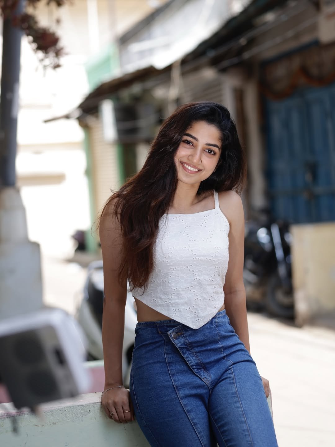 Sushmitha Shetty Stunning Casual Look in White Top Latest HD Photos (8)