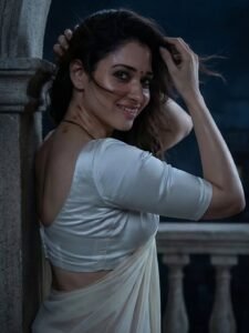 Tamannaah Bhatia Stuns in Elegant White Saree – AI Generated Photos (5)