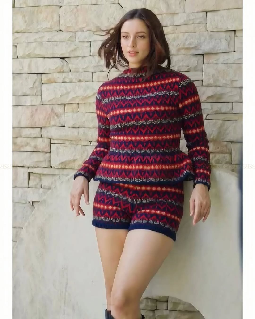 Tripti Dimri Stuns in Stylish Printed Outfit – Latest HD Photos (2)