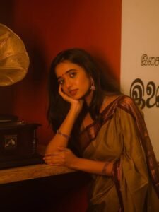 Trupti Ravindra Looks Graceful in Traditional Brown Saree latest HD photos