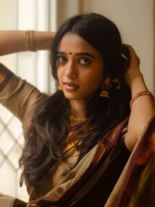 Trupti Ravindra Looks Graceful in Traditional Brown Saree stunning fashion look