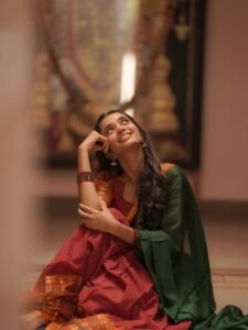 Trupti Ravindra Looks Stunning in Traditional Saree – Latest Gorgeous Photos (11)