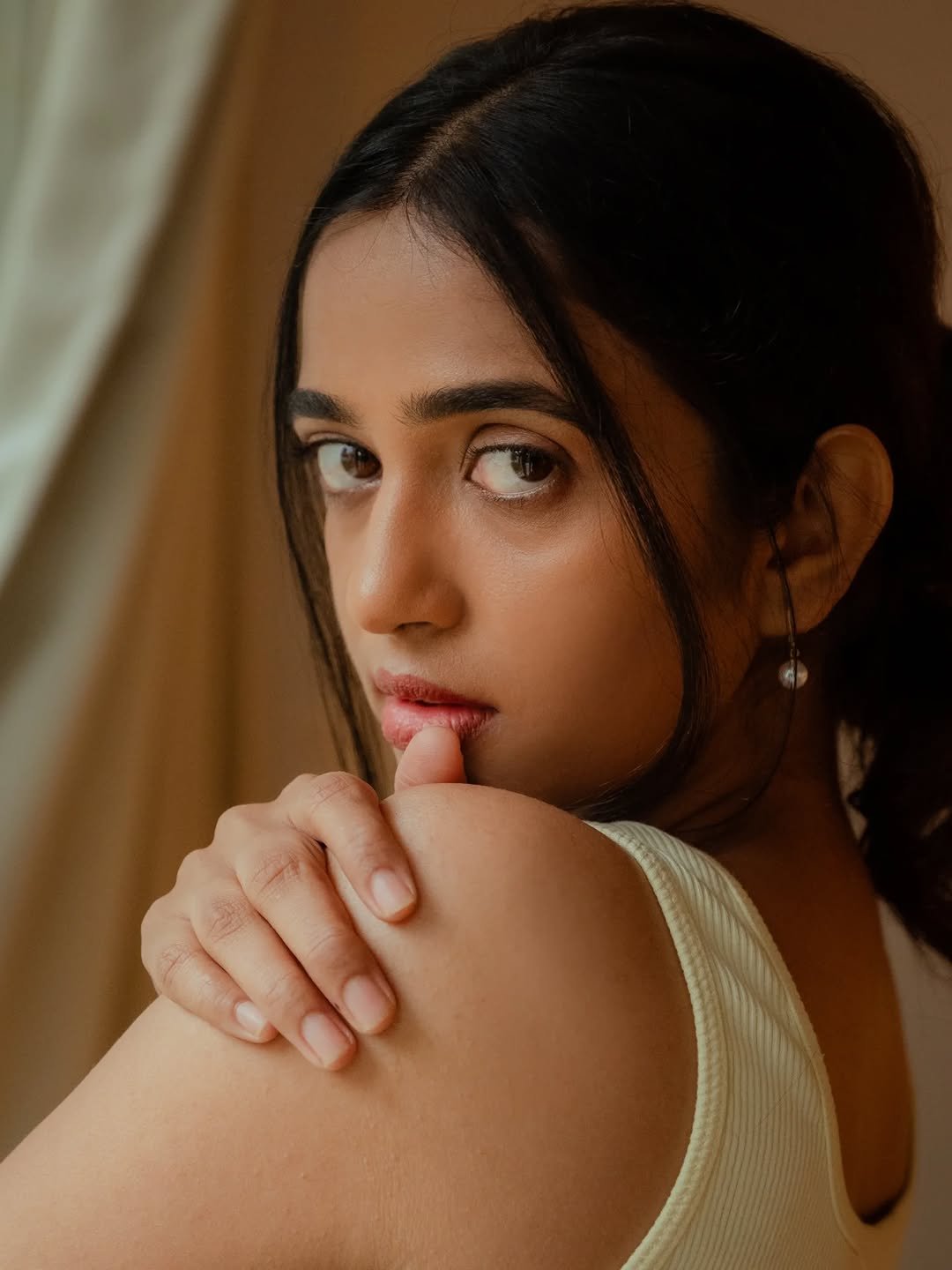 Trupti Ravindra Stunning Casual Look in Pastel Top Latest HD Photos (11)