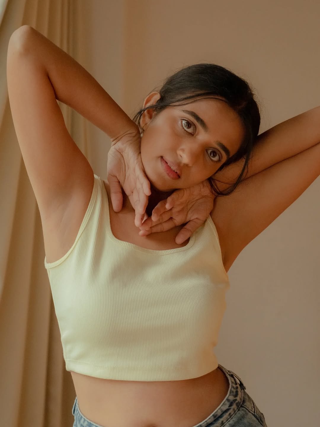 Trupti Ravindra Stunning Casual Look in Pastel Top Latest HD Photos (19)