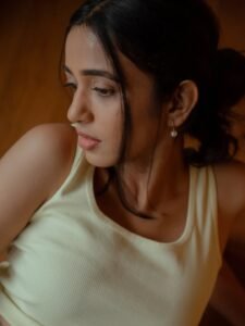 Trupti Ravindra Stunning Casual Look in Pastel Top Latest HD Photos beautiful outfit images