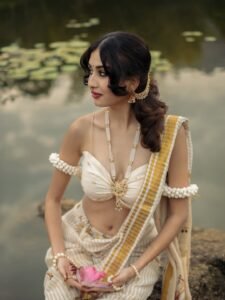 Yashu Looks Stunning in Traditional Saree – Latest HD Photos (18)