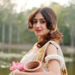 Yashu Looks Stunning in Traditional Saree – Latest HD Photos (22)