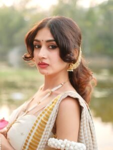 Yashu Looks Stunning in Traditional Saree – Latest HD Photos (23)