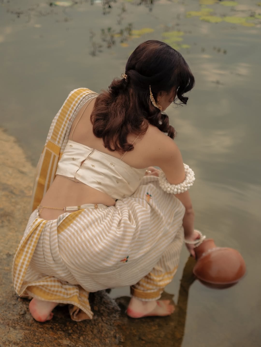 Yashu Looks Stunning in Traditional Saree – Latest HD Photos (6)