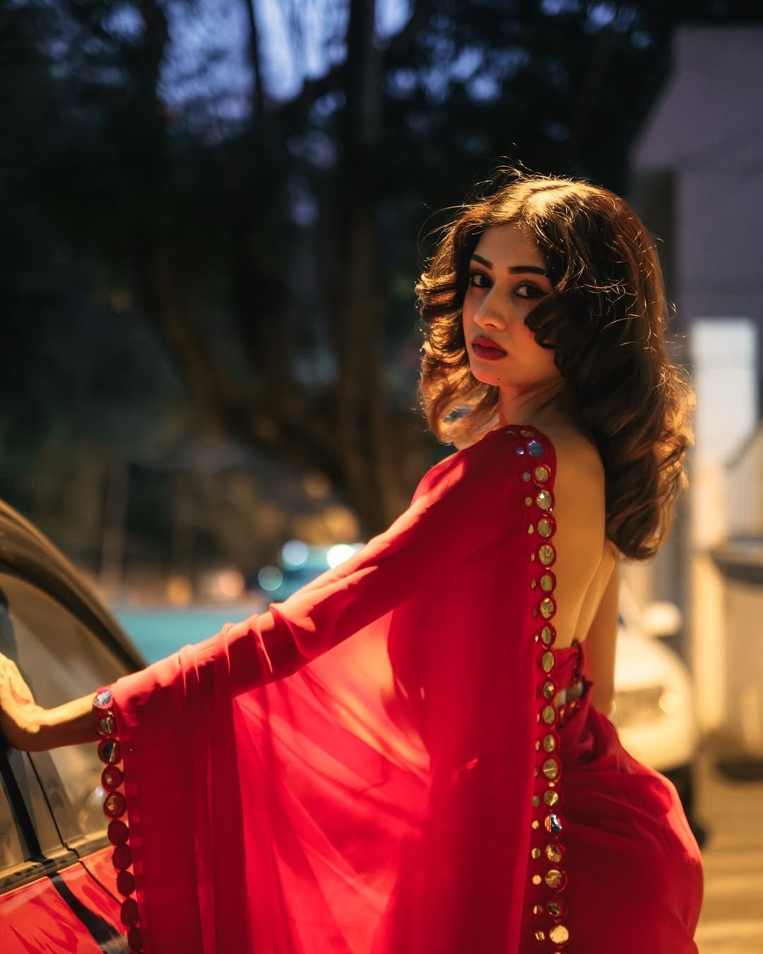 Yashu Turns Heads in Stunning Red Saree – Latest Glam Photoshoot (1)