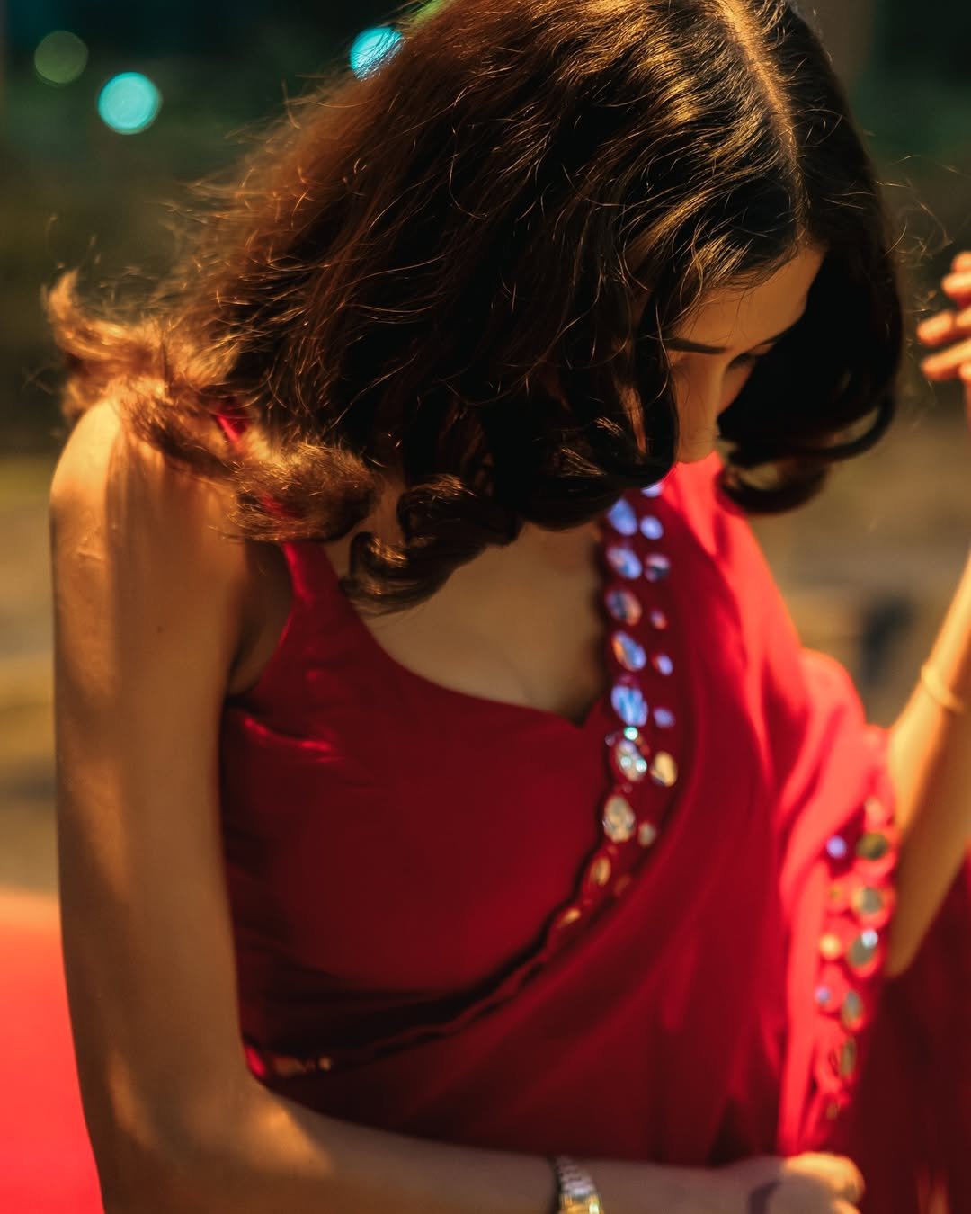 Yashu Turns Heads in Stunning Red Saree – Latest Glam Photoshoot (13)