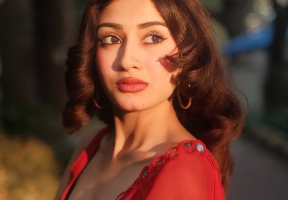 Yashu Turns Heads in Stunning Red Saree – Latest Glam Photoshoot (16)