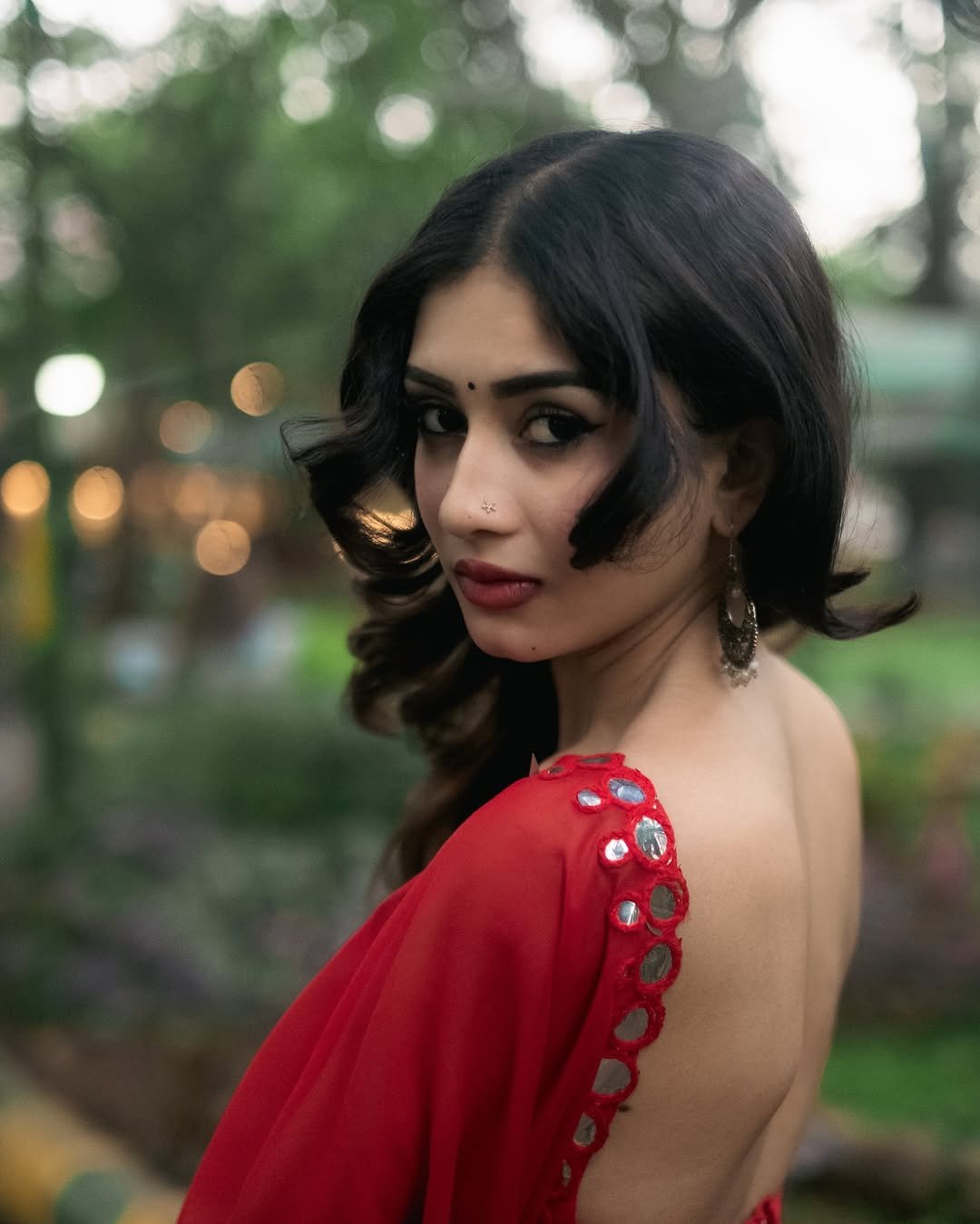 Yashu Turns Heads in Stunning Red Saree – Latest Glam Photoshoot (2)