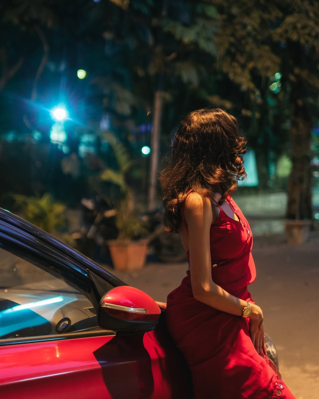 Yashu Turns Heads in Stunning Red Saree – Latest Glam Photoshoot (29)