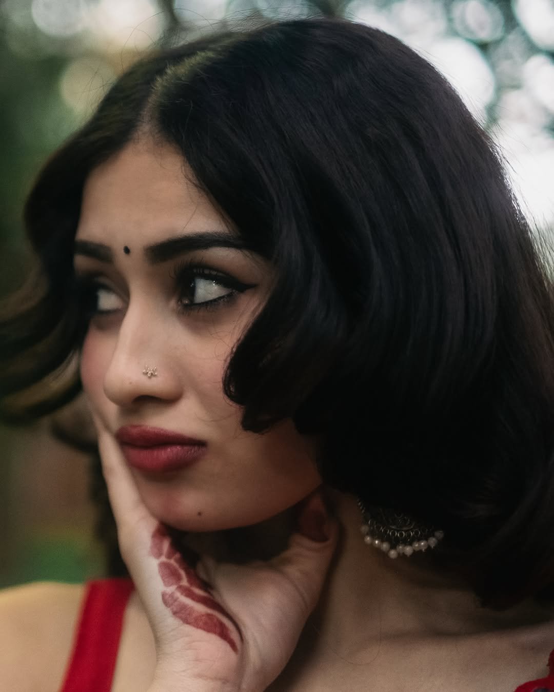 Yashu Turns Heads in Stunning Red Saree – Latest Glam Photoshoot (36)